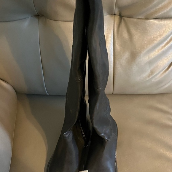 NWT ZARA OVER KNEE BOOTS 
US 5 = EU 35

🚨FIRM PRICE NO DISCOUNT - Picture 7 of 13
